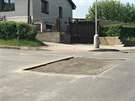 Silnice v Kladn zdobí vyfrézované díry, lidé ekají na opravu ti týdny....