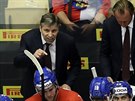 Trenér české hokejové reprezentace Josef Jandač udává pokyny během čtvrtfinále...