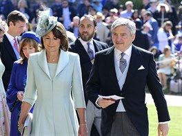 Carole Middletonová a Michael Middleton na svatbě prince Harryho a Meghan...