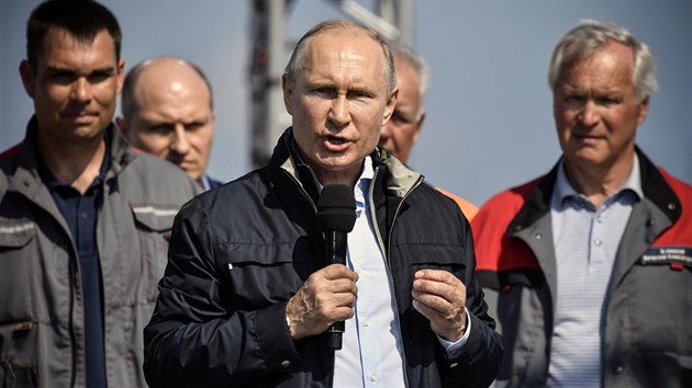 Ruský prezident na slavnostním otevření Krymského mostu (15. května 2018)