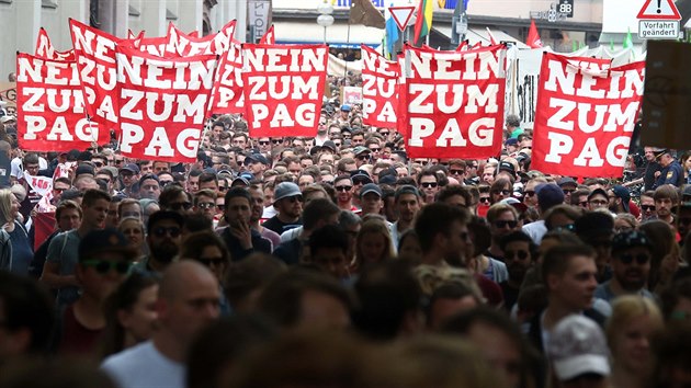 Mnichov. Demonstrace proti novmu policejnmu zkonu bavorsk vldy (10. kvtna 2018)