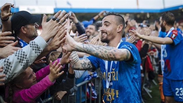 Plze�t� fotbalist� slav� zisk mistrovsk�ho titulu.