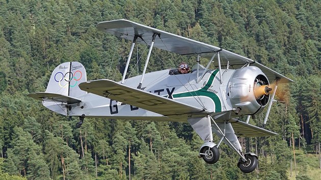 Akrobatka na křídlech i letec Šonka, to jsou taháky Aviatické pouti -  iDNES.cz