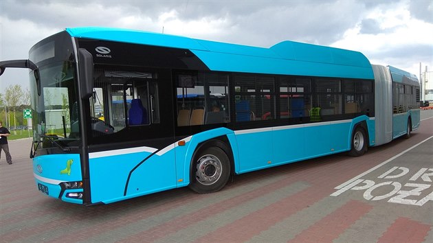 Tak vypadá osmnáctimetrový autobus Solaris Urbino 18 CNG, který bude jezdit po Ostravě. Nabízí klimatizaci i pro cestující, USB porty a je připraven na montáž wi-fi routeru.