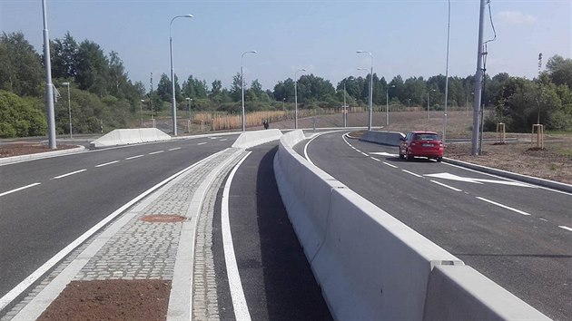 Nová silnice spojuje dvě největší českobudějovická sídliště Máj a Vltava. V pátek 18. května byla slavnostně otevřena.