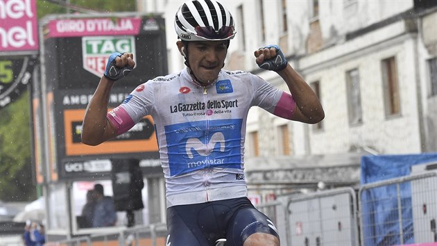 Vtzem osm etapy zvodu Giro dItalia se stal Richard Carapaz z Ekvdoru.