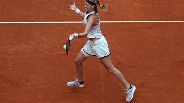 Petra Kvitová v zápase s Holanďankou Kiki Bertensovou.