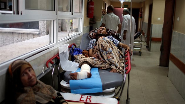 Zrann Palestinci le na chodb nemocnice (15. kvtna 2018).