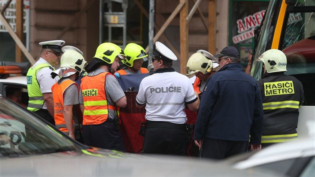 Na praskm nmst I. P. Pavlova srazila tramvaj dva lidi, zchrani je na mst oivovali 45 minut, zrannm ale podlehli. (15. kvten 2018)