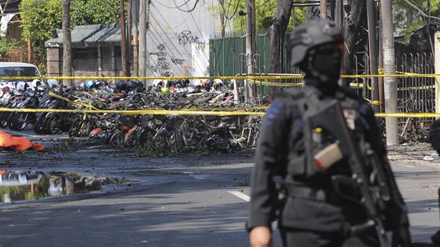 Bombové útoky v kostelech ve druhém největším indonéském městě Surabaya na ostrově Jáva si vyžádaly osm obětí. (13.5.2018)