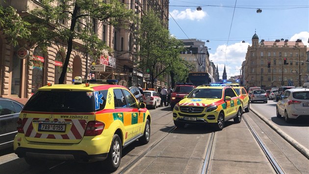 Zchrani oivuj dva chodce po srce tramvaj nedaleko zastvky I. P. Pavlova (15.5.2018)