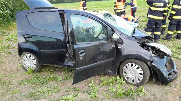 U Olomouce se v úterý ráno při nehodě srazil nákladní vůz, sanitka a osobní auta. Zraněn byl i jeden z převážených pacientů.