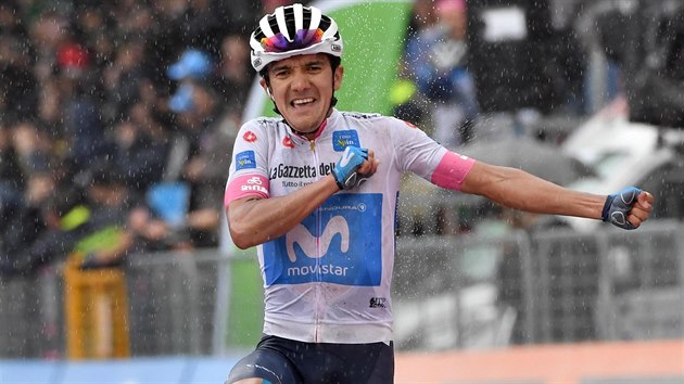 Ekvdorsk cyklista Richard Carapaz slav triumf v 8. etap Gira.