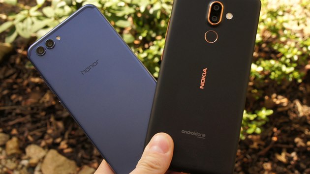 Nokia 7 Plus a Honor View 10