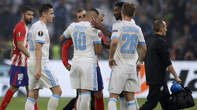 NEJDE TO. Zrannho kapitna Dimitriho Payeta ukliduj spoluhri z Marseille, zlonk finle Evropsk ligy proti Atltiku Madrid nedohrl.