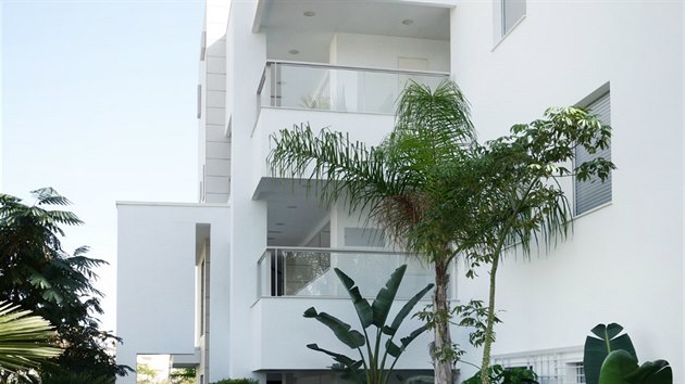 Apartmn se nachz nedaleko msta Malaga v projektu britskho developera, kter v dan lokalit stav golfov resorty s hotely a bytovmi domy.