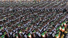 Íránské revoluní gardy na pehlídce v Teheránu (21. záí 2012)