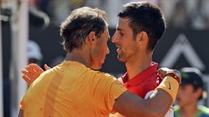 RIVALOVÉ. V 51. střetnutí Rafaela Nadala (vlevo) a Novaka Djokoviče uspěl...