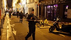 V centru Paříže zaútočil muž nožem na kolemjdoucí, jednoho zabil. (12. 5. 2018)