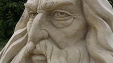 Dvanáct um�lc� tentokrát v Lednici vytvo�ilo píse�né sochy boh� a bo�stev ze...