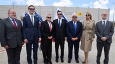 Ivanka Trumpová, americký velvyslanec v Izraeli David Friedman (tetí zprava),...