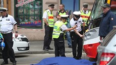 Na pra�ském nám�stí I. P. Pavlova srazila tramvaj dva lidi, záchraná�i je na...