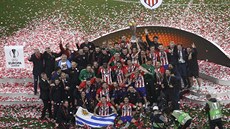Fotbalisté Atlétika Madrid se radují z triumfu v Evropské lize, ve finále...