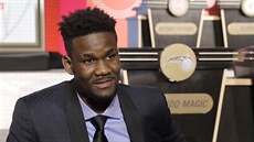 Bahamský pivot Deandre Ayton je povaován za hlavního favorita letoního draftu...