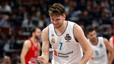 Luka Doni z Realu Madrid oslavuje svou trefu proti CSKA.