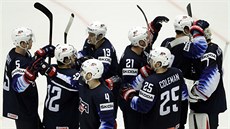 Radost amerických hokejist po postupu do semifinále mistrovství svta v...
