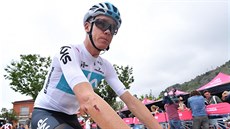 Britský cyklista Chris Froome ped startem 8. etapy Gira.