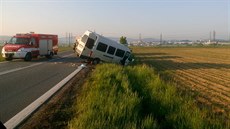 Pi dopravní nehod u Petic v nedli ráno zemeli dva mui. Dalí mu a ena...