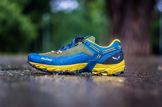 TEST: Salewa Ultra Train 2 vás podrí pi chzi i bhu v horách