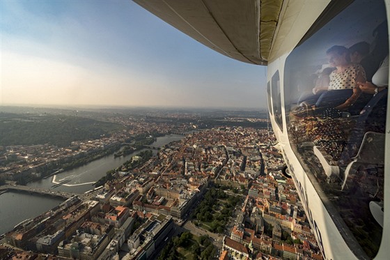 Vyhlídkový let vzducholodi Zeppelin NT nad Prahou.