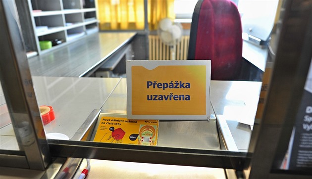 Památkov chránná budova eské poty u hlavního nádraí v Brn prodlala...