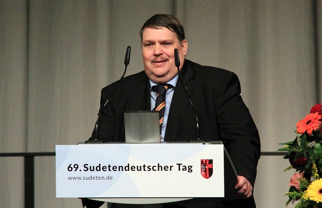 Bek pozdravil sudetské Němce jako milé krajany. Posselt se omluvil za nacismus