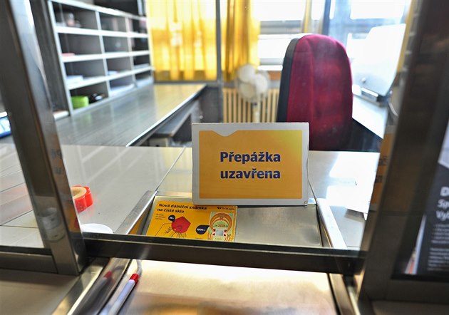 Památkov chránná budova eské poty u hlavního nádraí v Brn prodlala...