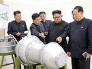 Vdce KLDR Kim ong-un pi prohlídce severokorejského jaderného centra...