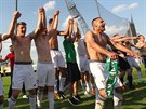 Fotbalisté Karviné slaví výhru nad Jihlavou a udrení v domácí nejvyí souti.