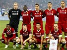 Jedenáctka fotbalist Liverpoolu pózuje ped finále Ligy mistr.