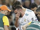 Daniel Carvajal z Realu Madrid (uprosted) opoutí finále Ligy mistr poté, co...