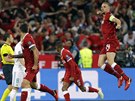 Fotbalisté Liverpoolu slaví branku ve finále Ligy mistr proti Realu Madrid.