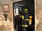 V pízemním byt na praském ikov vypukl poár, hasii z domu evakuovali...