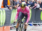 Simon Yates v asovce na Giro d'Italia