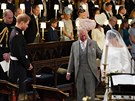 Princ Charles pivedl k oltái svou nastávající snachu Meghan Markle (Windsor,...
