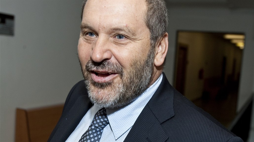 Alexandr Novák u Krajského soudu v Ústí nad Labem (�ervenec 2012)
