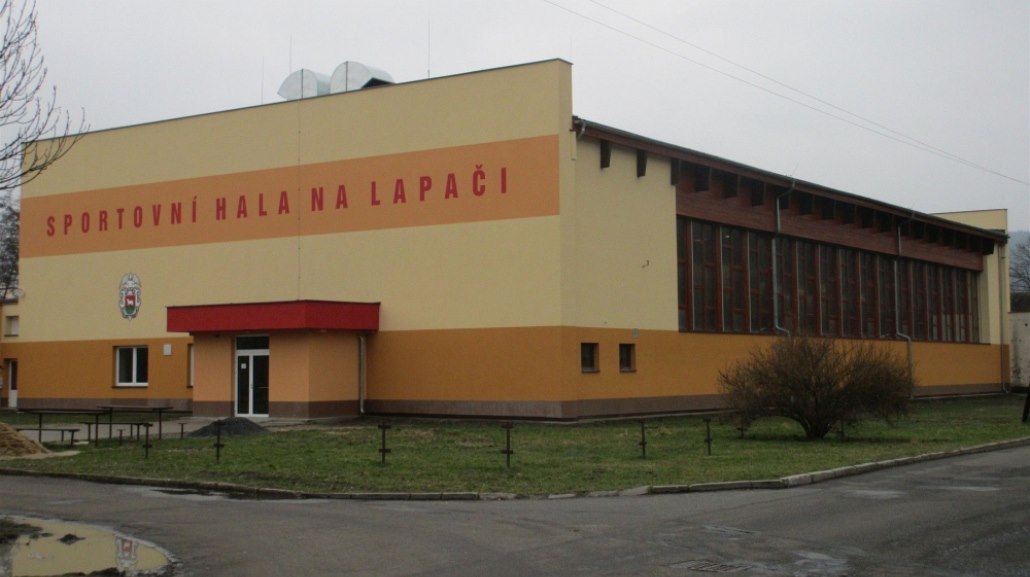 Sportovní hala Na Lapa�i ve Vsetín�.