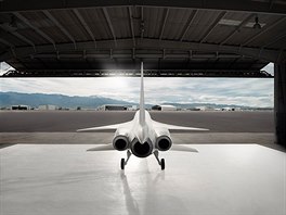 Nadzvukový letoun XB-1 spolenosti Boom Technology v hangáru v americkém...