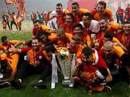 Fotbalisté Galatasaraye slaví triumf v turecké lize.