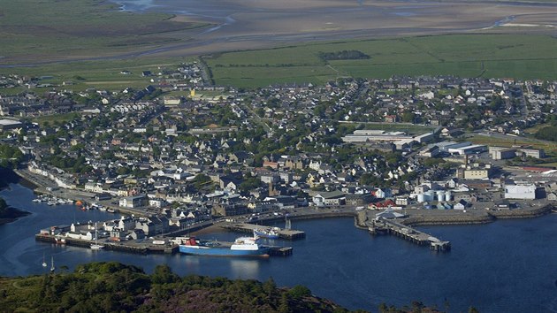 Stornoway je nejvtm mstem na Vnjch Hebridch. M asi 8000 obyvatel.